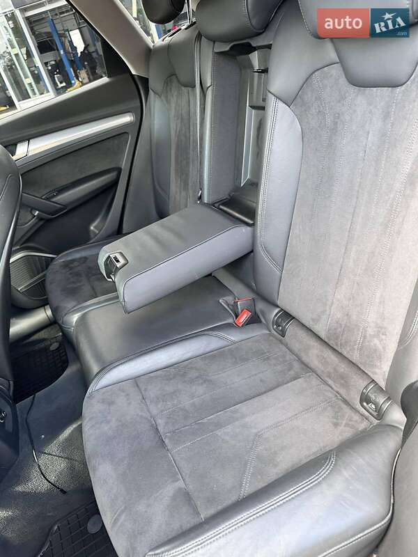 Внедорожник / Кроссовер Audi Q5 2017 в Николаеве