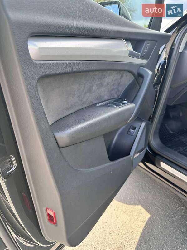 Внедорожник / Кроссовер Audi Q5 2017 в Николаеве