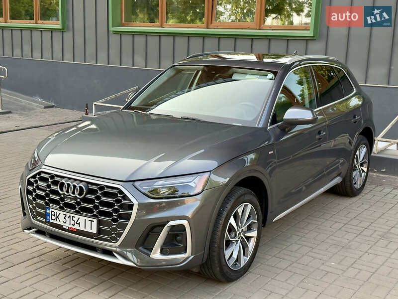 Внедорожник / Кроссовер Audi Q5 2021 в Ровно