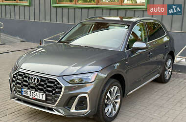 Позашляховик / Кросовер Audi Q5 2021 в 