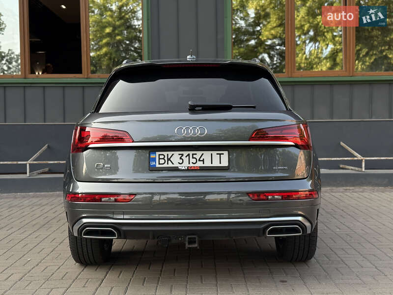 Внедорожник / Кроссовер Audi Q5 2021 в Ровно