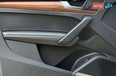 Позашляховик / Кросовер Audi Q5 2021 в 
