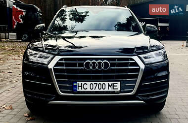 Внедорожник / Кроссовер Audi Q5 2020 в 