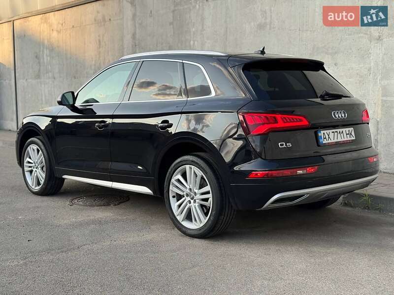 Внедорожник / Кроссовер Audi Q5 2017 в Киеве