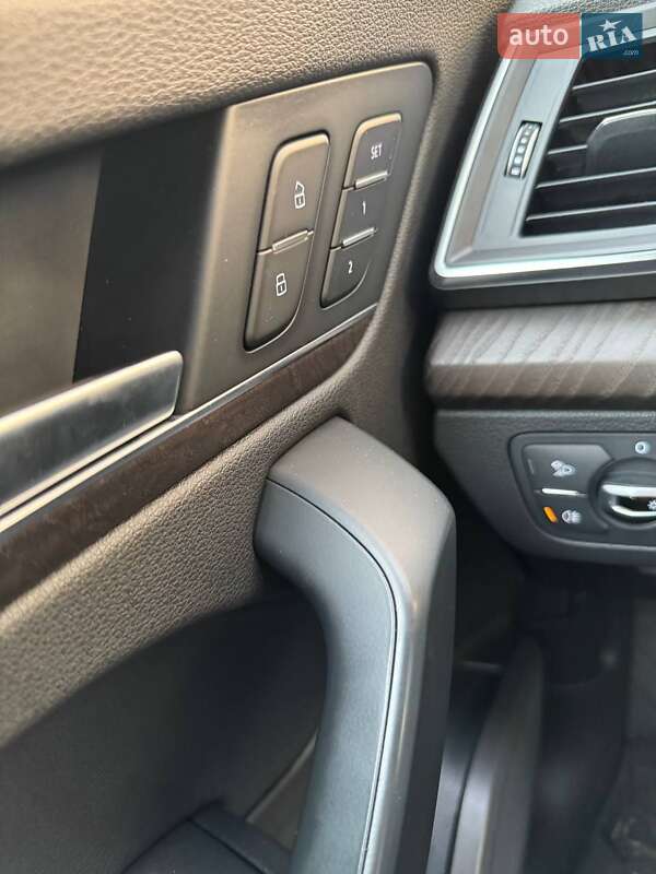 Внедорожник / Кроссовер Audi Q5 2017 в Киеве