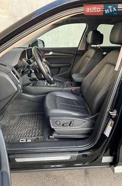 Внедорожник / Кроссовер Audi Q5 2017 в 