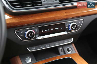 Внедорожник / Кроссовер Audi Q5 2021 в 