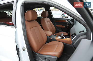Внедорожник / Кроссовер Audi Q5 2021 в 