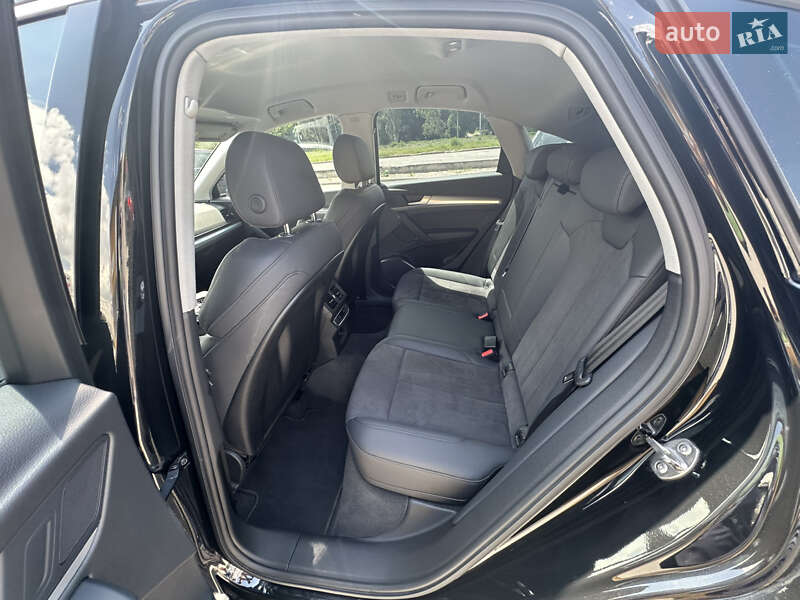Внедорожник / Кроссовер Audi Q5 2021 в Киеве