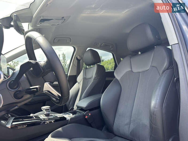 Внедорожник / Кроссовер Audi Q5 2021 в Киеве