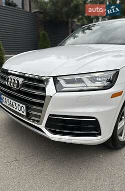 Внедорожник / Кроссовер Audi Q5 2018 в 