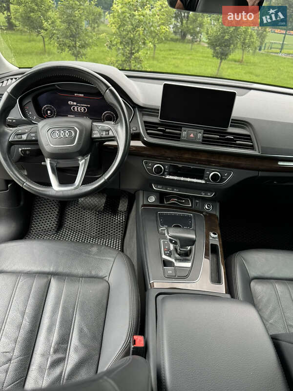 Внедорожник / Кроссовер Audi Q5 2018 в Ивано-Франковске
