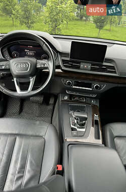 Внедорожник / Кроссовер Audi Q5 2018 в 