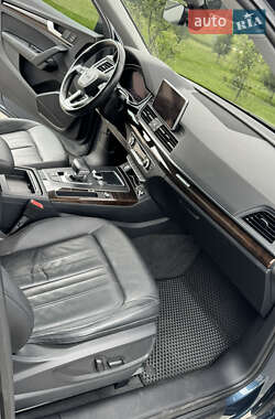 Внедорожник / Кроссовер Audi Q5 2018 в 