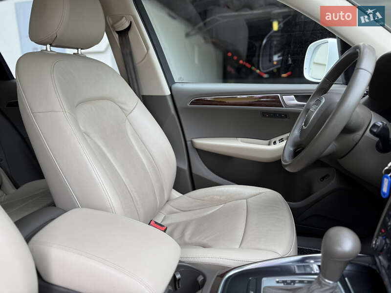 Внедорожник / Кроссовер Audi Q5 2011 в Киеве