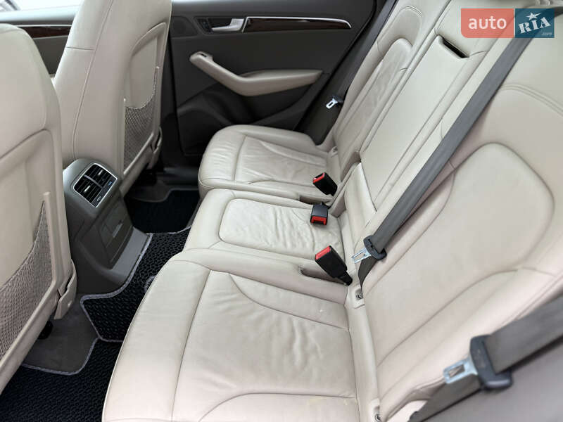 Внедорожник / Кроссовер Audi Q5 2011 в Киеве