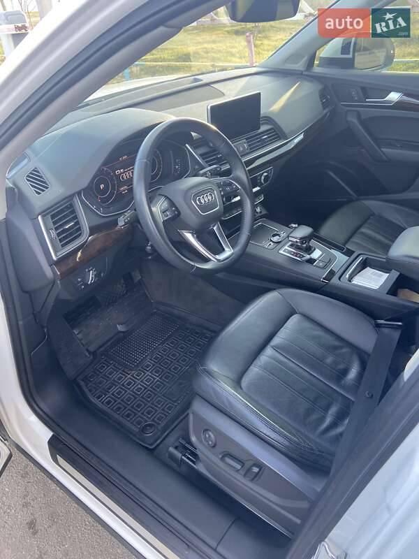 Внедорожник / Кроссовер Audi Q5 2018 в Одессе