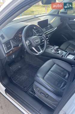 Внедорожник / Кроссовер Audi Q5 2018 в 