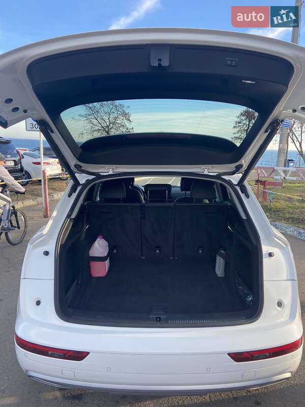 Внедорожник / Кроссовер Audi Q5 2018 в Одессе