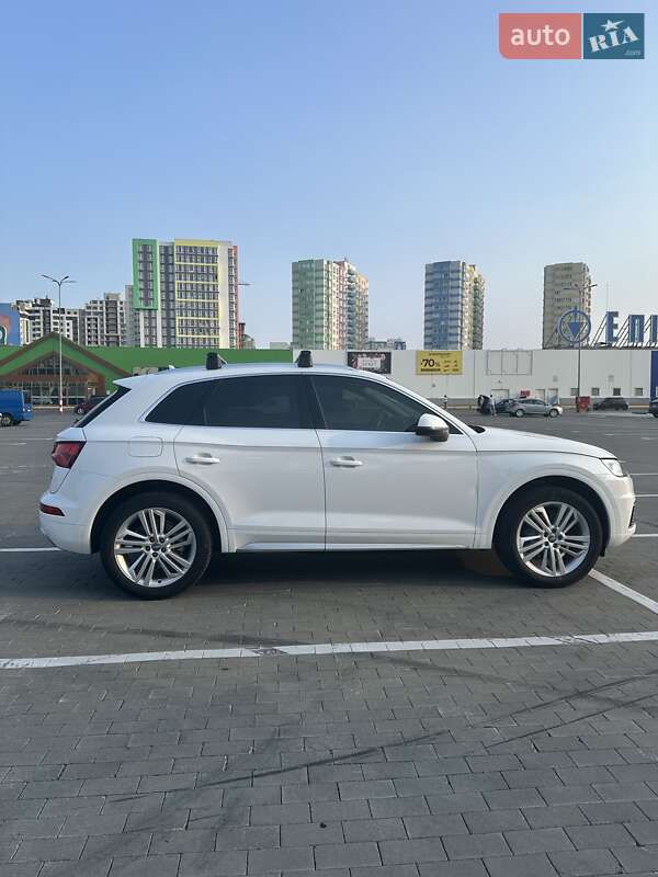 Внедорожник / Кроссовер Audi Q5 2018 в Одессе