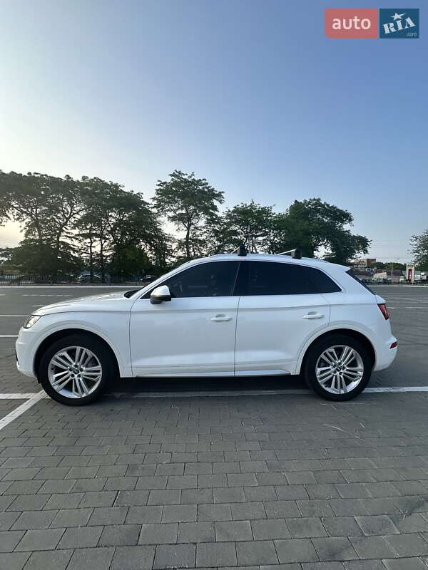 Внедорожник / Кроссовер Audi Q5 2018 в Одессе