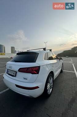 Внедорожник / Кроссовер Audi Q5 2018 в 