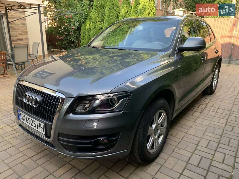 Внедорожник / Кроссовер Audi Q5 2012 в 