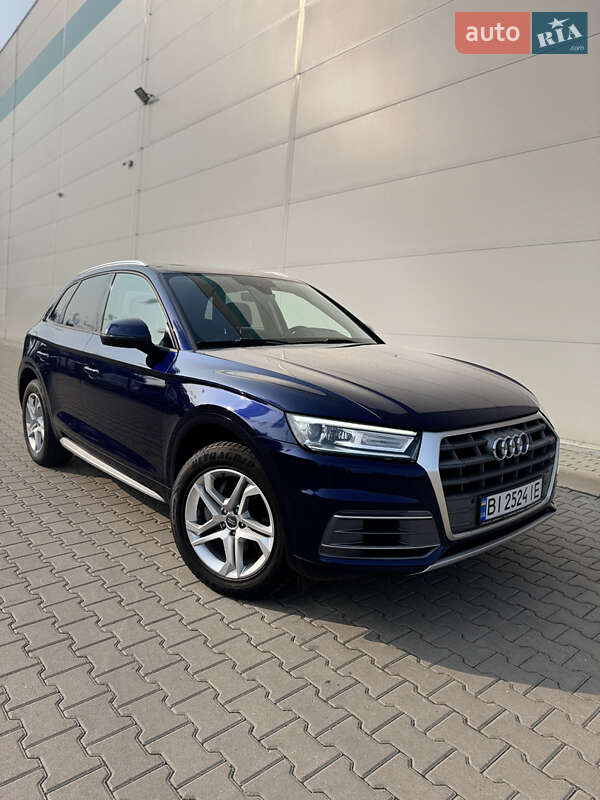 Внедорожник / Кроссовер Audi Q5 2018 в 