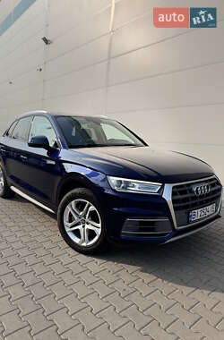 Внедорожник / Кроссовер Audi Q5 2018 в 