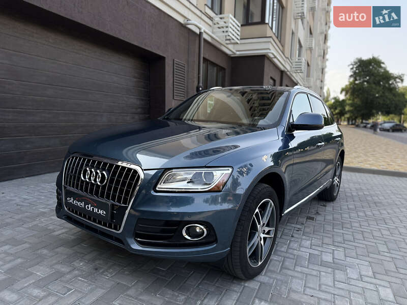 Внедорожник / Кроссовер Audi Q5 2015 в 