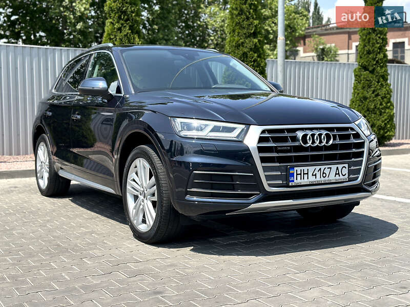 Внедорожник / Кроссовер Audi Q5 2019 в Одессе
