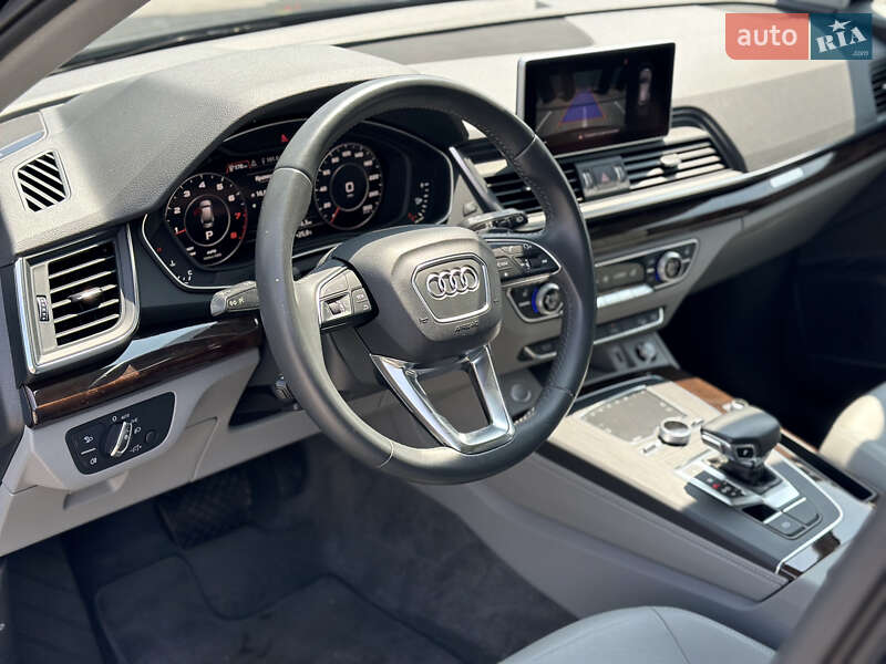Внедорожник / Кроссовер Audi Q5 2019 в Одессе
