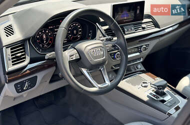 Внедорожник / Кроссовер Audi Q5 2019 в 