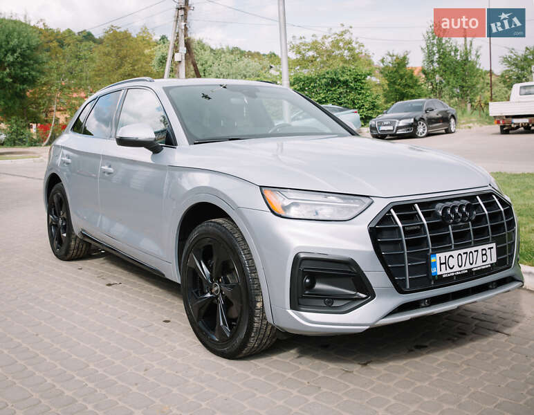 Позашляховик / Кросовер Audi Q5 2021 в 