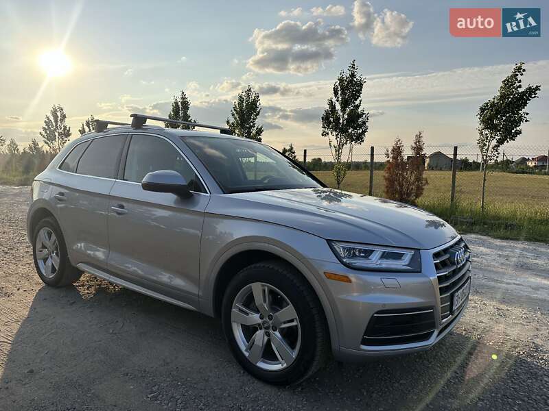 Позашляховик / Кросовер Audi Q5 2019 в Одесі