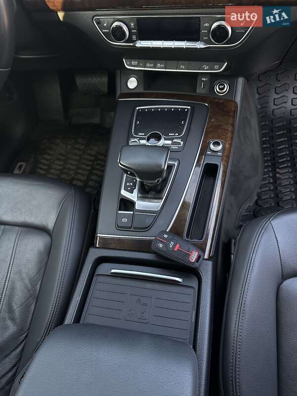Позашляховик / Кросовер Audi Q5 2019 в Одесі