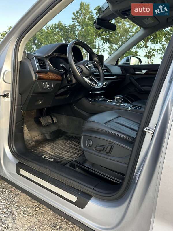 Позашляховик / Кросовер Audi Q5 2019 в Одесі
