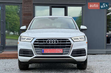 Внедорожник / Кроссовер Audi Q5 2018 в 