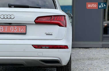 Внедорожник / Кроссовер Audi Q5 2018 в 