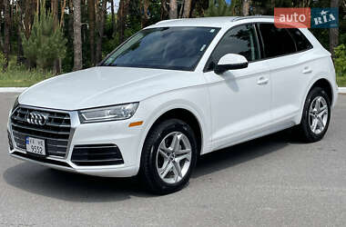 Внедорожник / Кроссовер Audi Q5 2018 в 