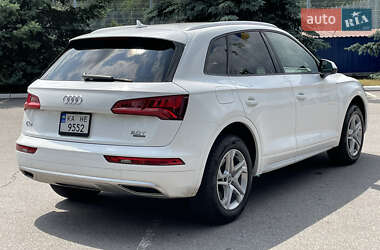Внедорожник / Кроссовер Audi Q5 2018 в 