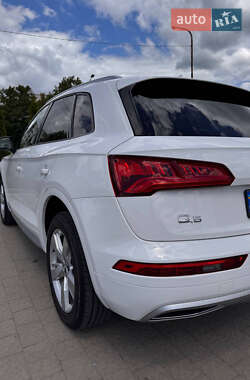 Внедорожник / Кроссовер Audi Q5 2018 в 