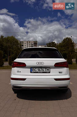 Внедорожник / Кроссовер Audi Q5 2018 в 
