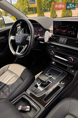 Внедорожник / Кроссовер Audi Q5 2018 в 