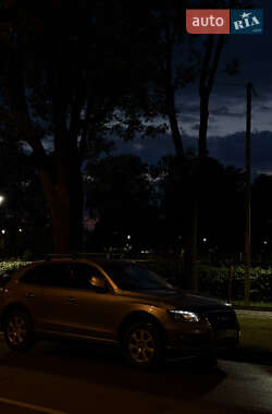 Внедорожник / Кроссовер Audi Q5 2009 в 