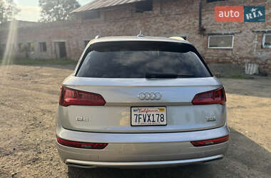 Внедорожник / Кроссовер Audi Q5 2018 в 