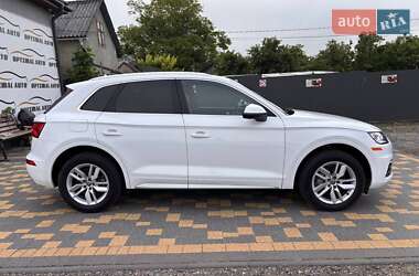 Внедорожник / Кроссовер Audi Q5 2018 в 