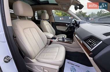 Внедорожник / Кроссовер Audi Q5 2018 в 