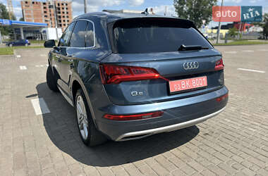 Внедорожник / Кроссовер Audi Q5 2018 в 
