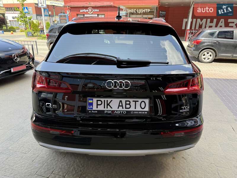 Позашляховик / Кросовер Audi Q5 2017 в Львові